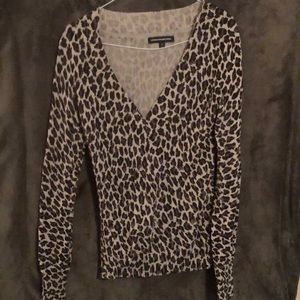 V neck long sleeve cheetah print sweater